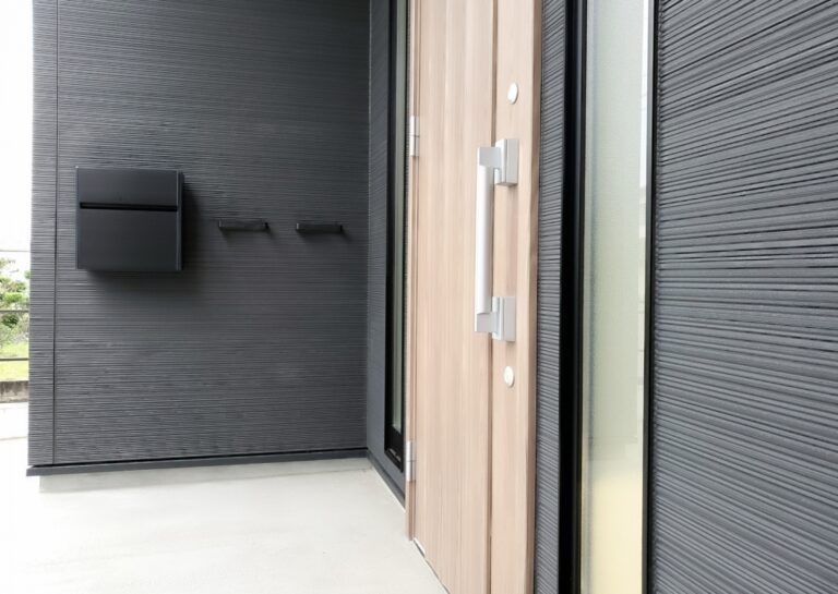 奈良で玄関リフォームをお考えの方へ｜見た目も機能もグレードアップ！