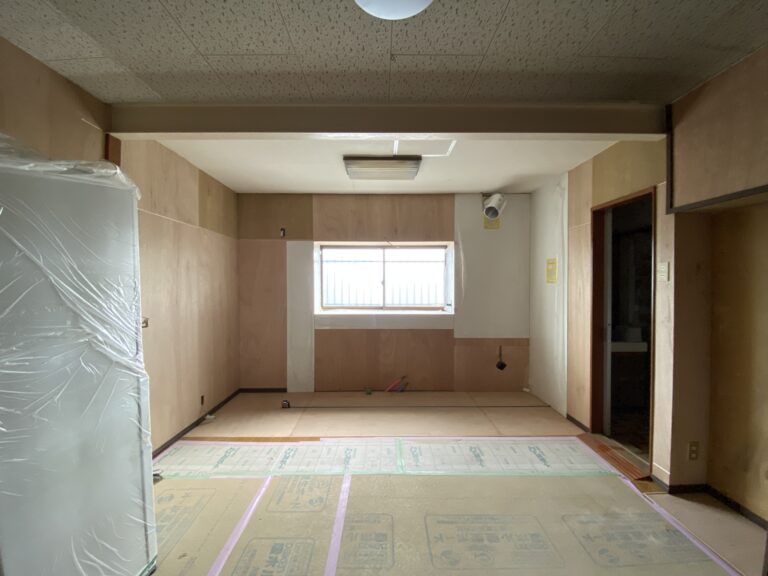 リフォーム途中の部屋