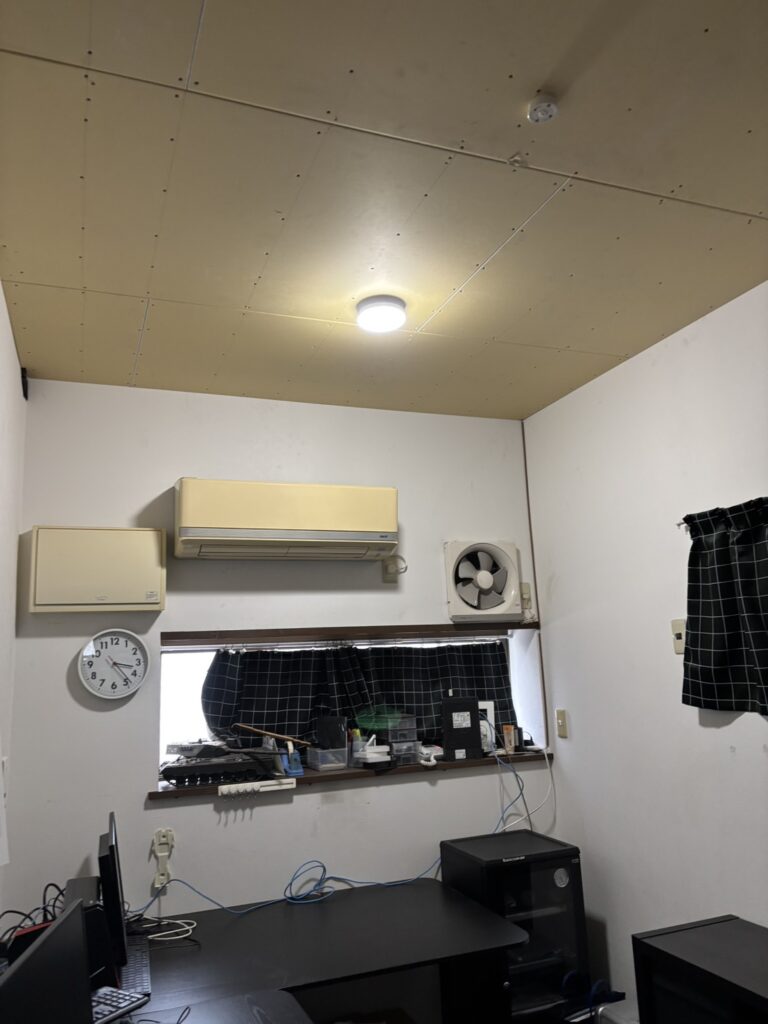 天井完成（クロス未施工）