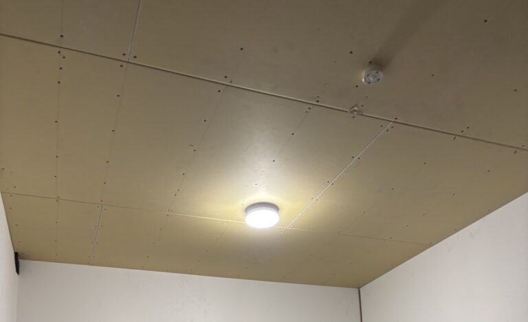 天井完成（クロス未施工）