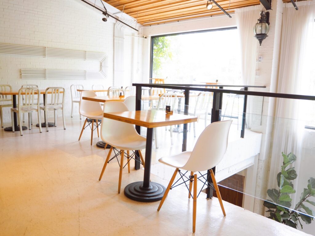 おしゃれなカフェ