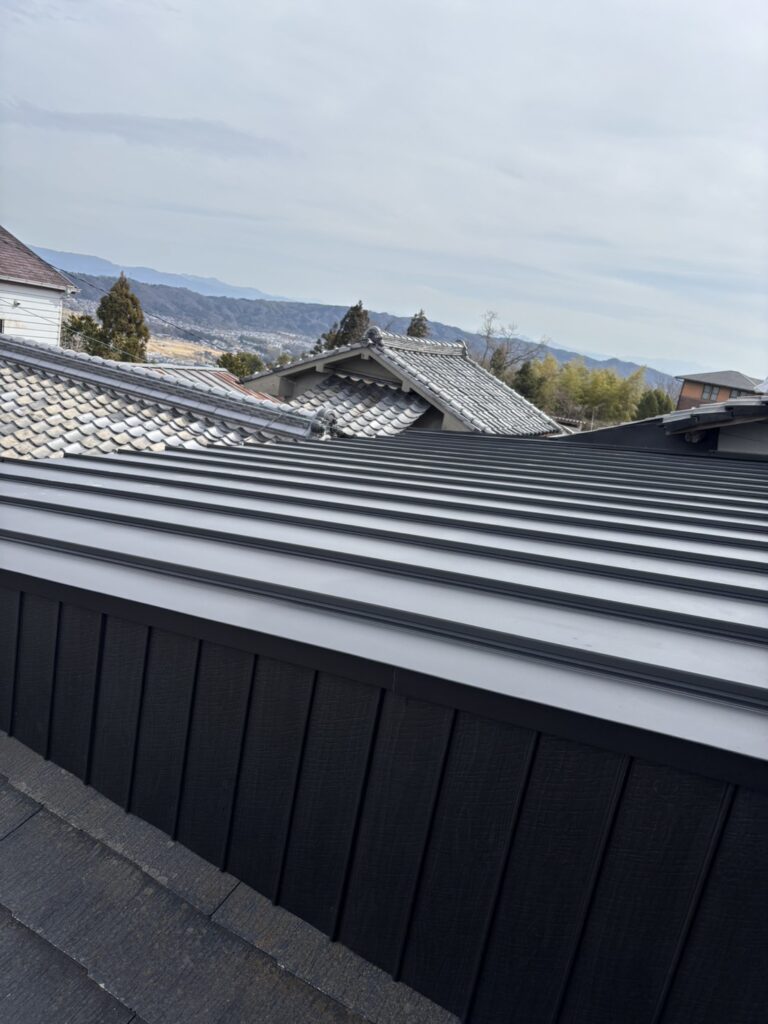 屋根工事　板金施工後