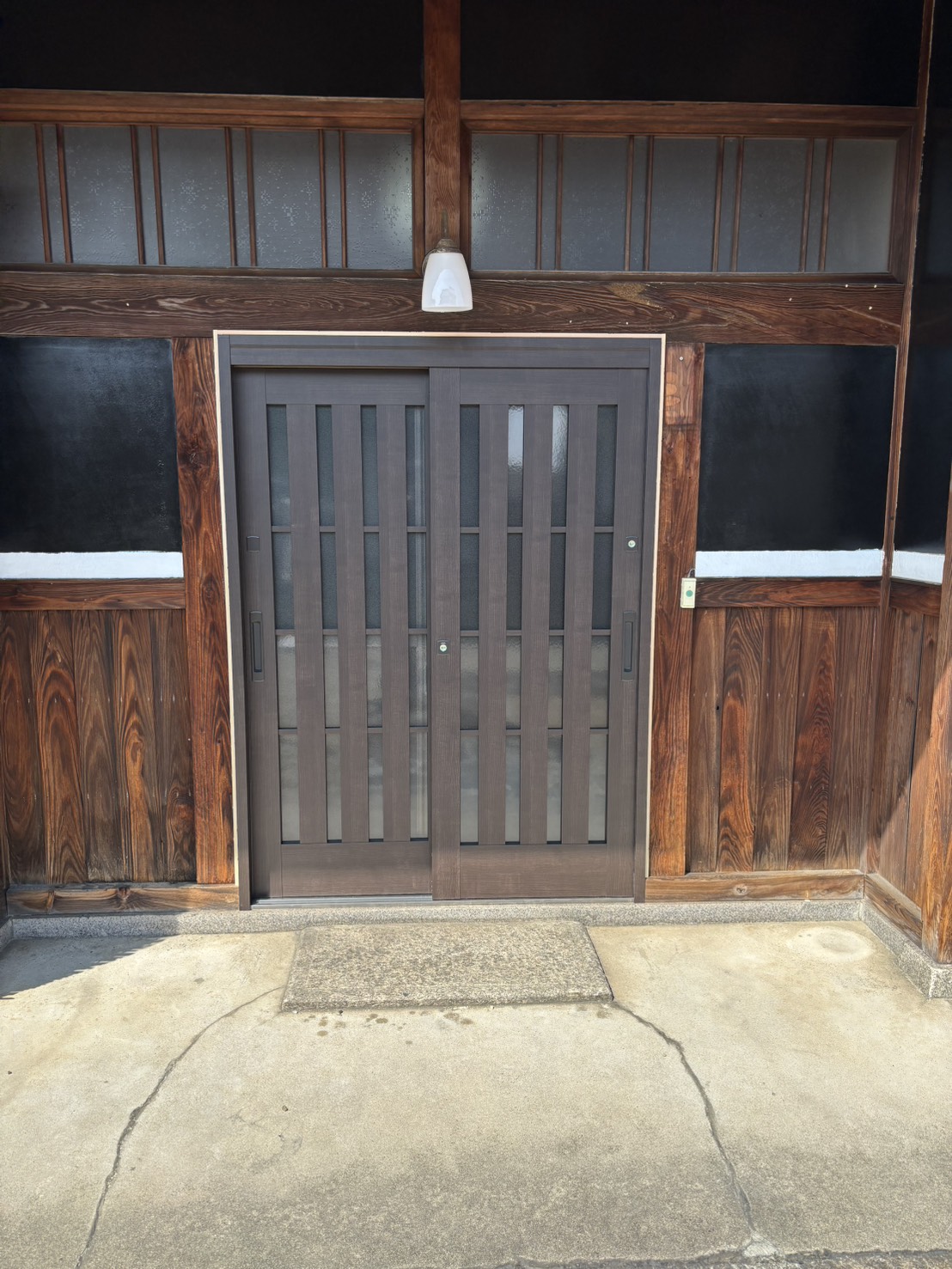 玄関ドアリフォーム　施工後