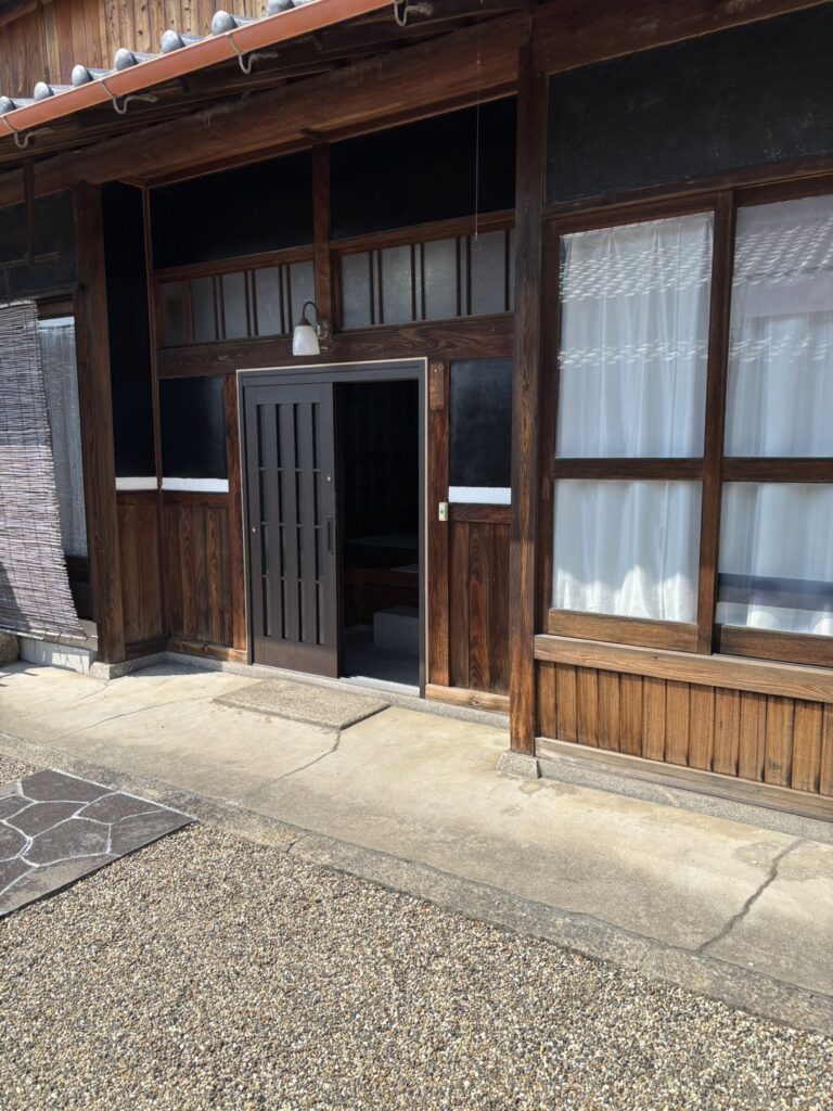 玄関ドアリフォーム　施工後