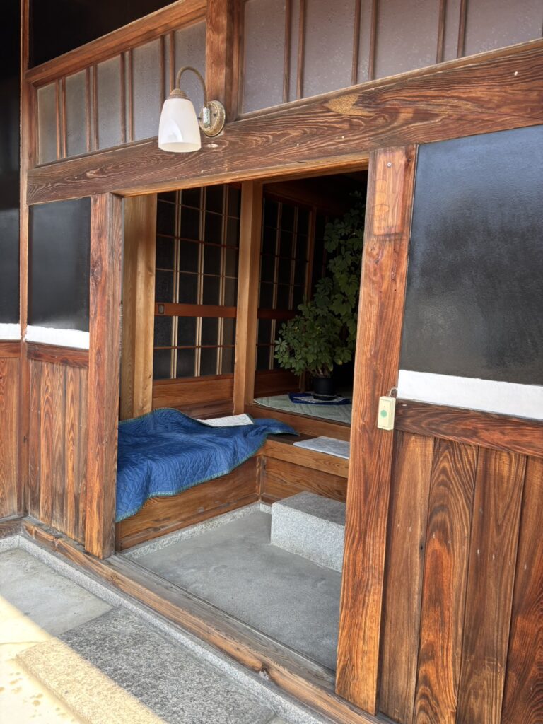 玄関ドアリフォーム　施工前