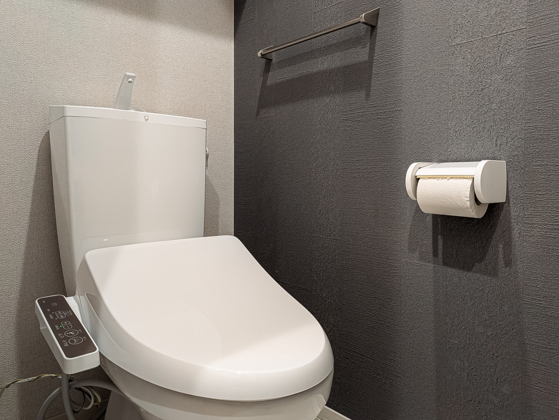 トイレのクロスと壁まで見えるリフォームイメージ
