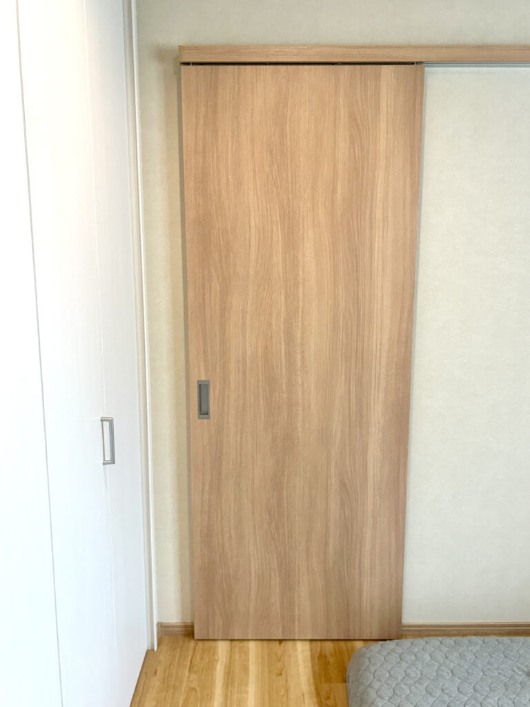 生駒郡で引き戸・室内ドアがガタつく方へ｜調整で直る？交換が必要？